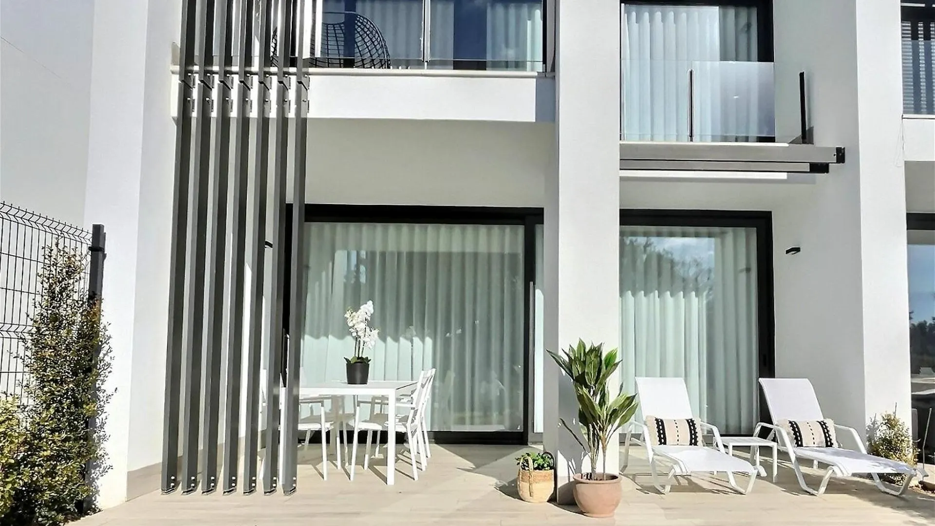 San Roque Golf Club, Step Into Elegance With This 3-Bedroom Luxury Modern Townhouse Close To Sotogrande Spain