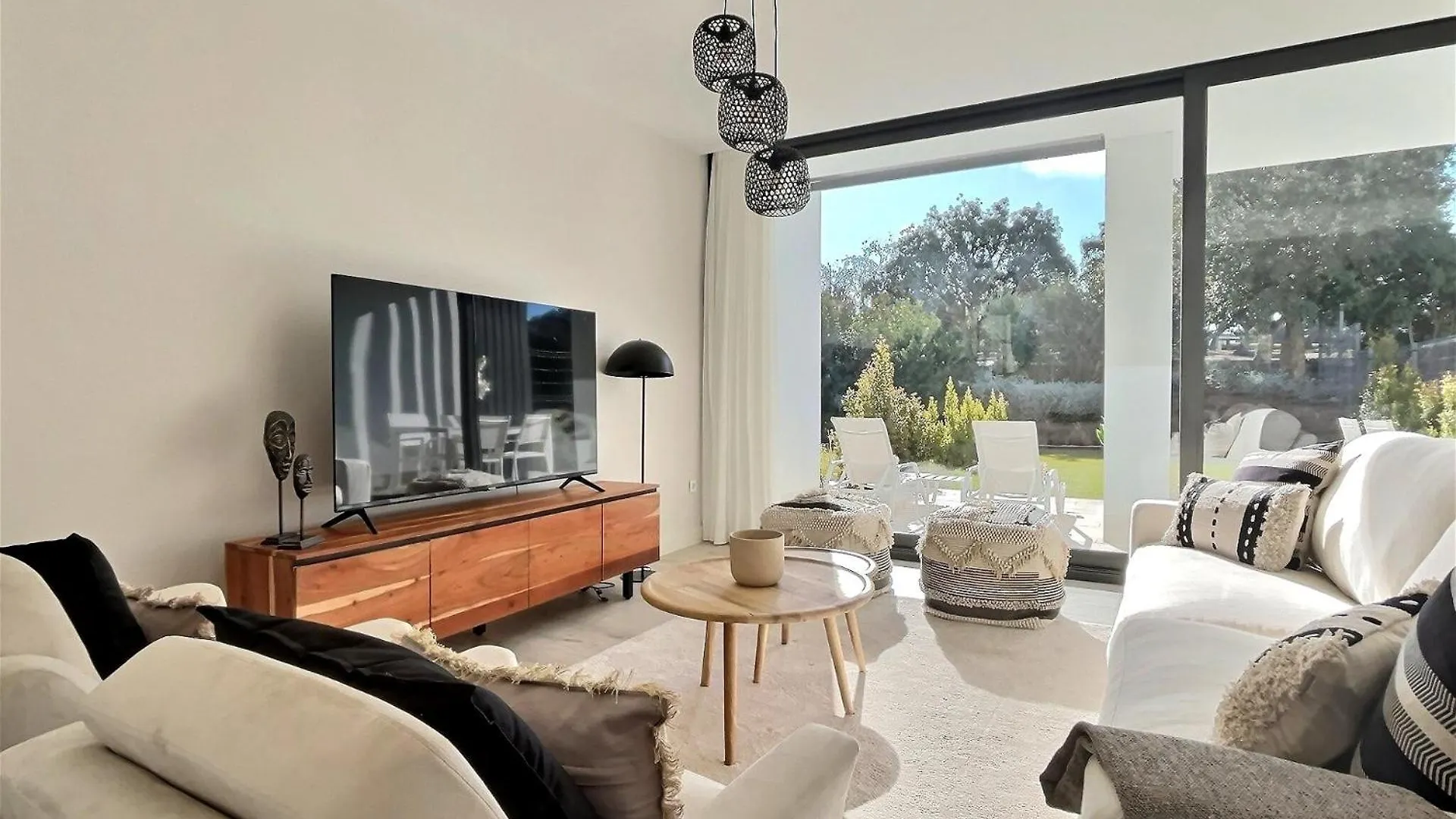 San Roque Golf Club, Step Into Elegance With This 3-Bedroom Luxury Modern Townhouse Close To Sotogrande Spain