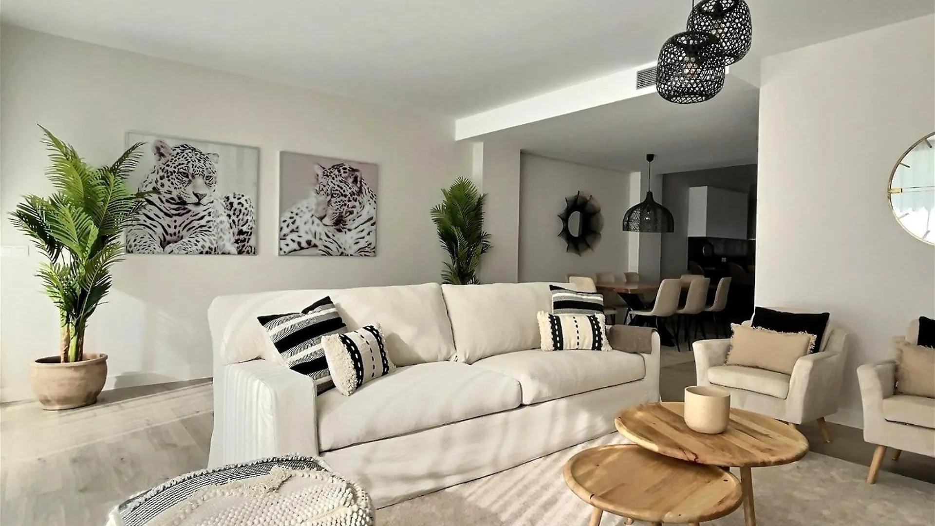 San Roque Golf Club, Step Into Elegance With This 3-Bedroom Luxury Modern Townhouse Close To Sotogrande Holiday home San Roque (Andalucia)