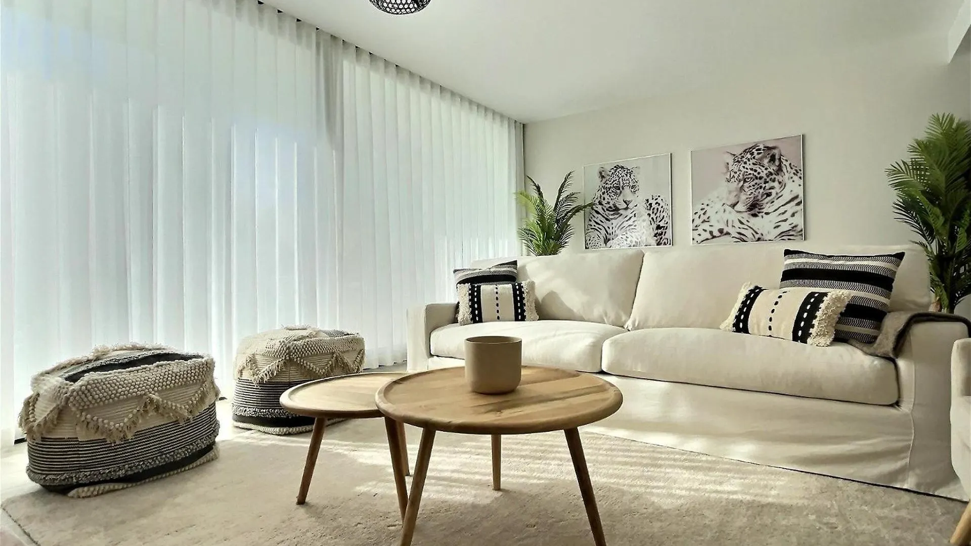 Holiday home San Roque Golf Club, Step Into Elegance With This 3-Bedroom Luxury Modern Townhouse Close To Sotogrande Spain